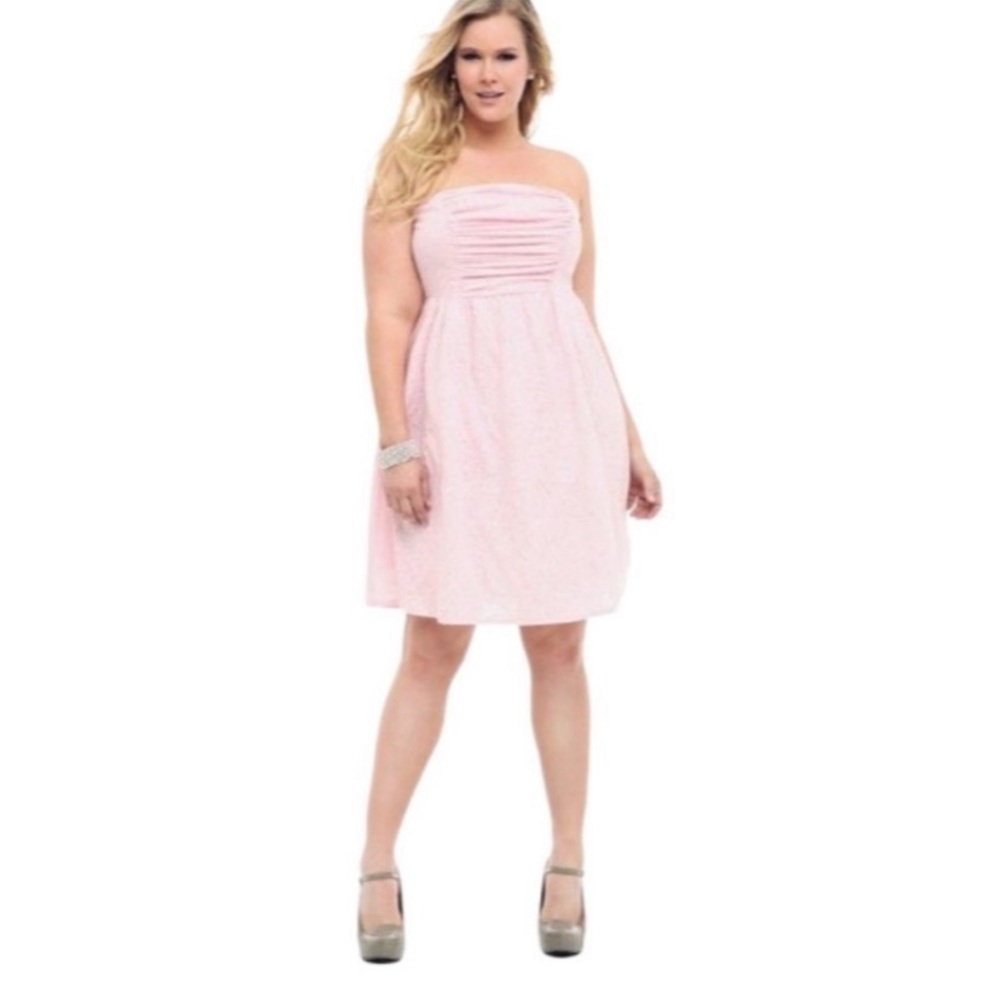 Torrid  NWT Light Pink Animal Print Burnout Tube Dress Size 16